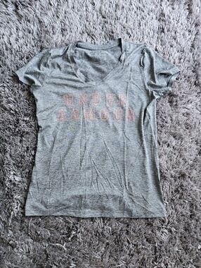 Under Armour Women’s Loose HeatGear V-Neck T-shirt - Heathered Gray W/ Pink Logo